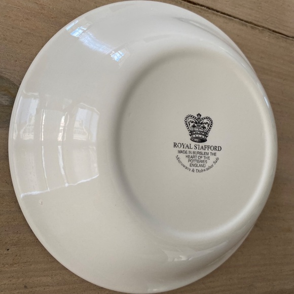 Royal Stafford ASIATIC PHEASANT Black Coupe Cereal Bowl - Picture 4 of 4